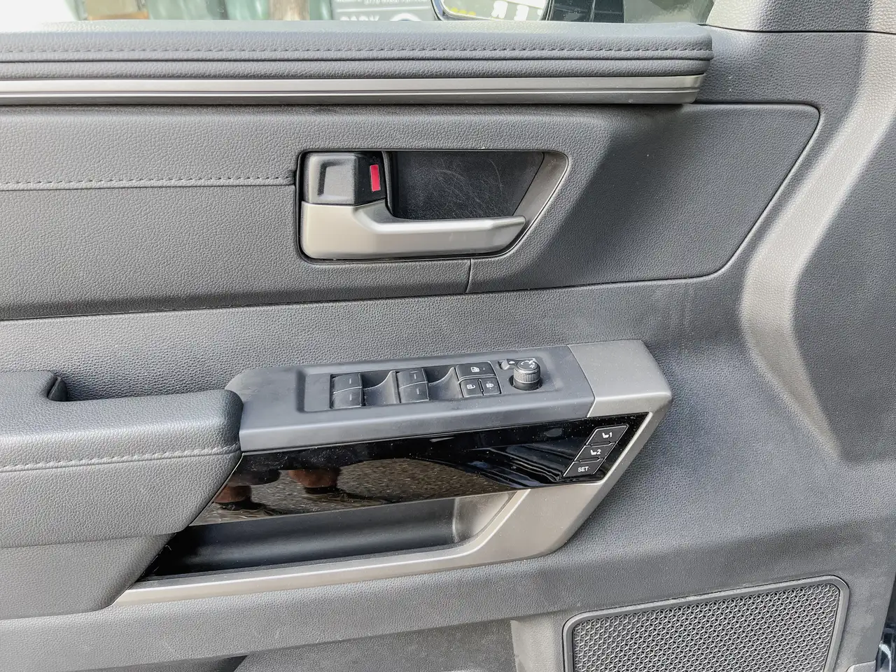 Toyota Tundra снимка Toyota Tundra