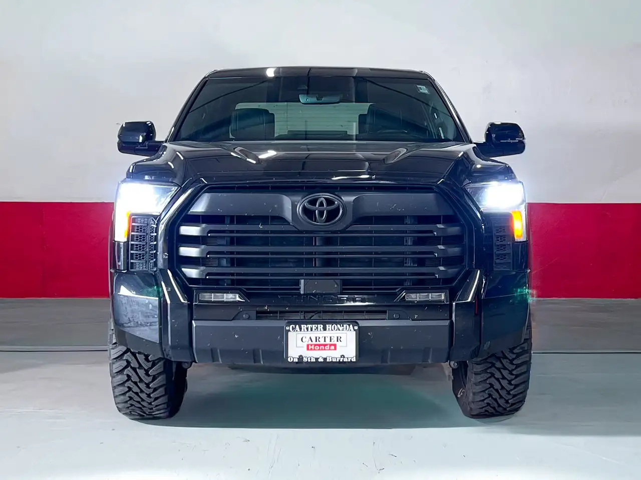Toyota Tundra снимка Toyota Tundra