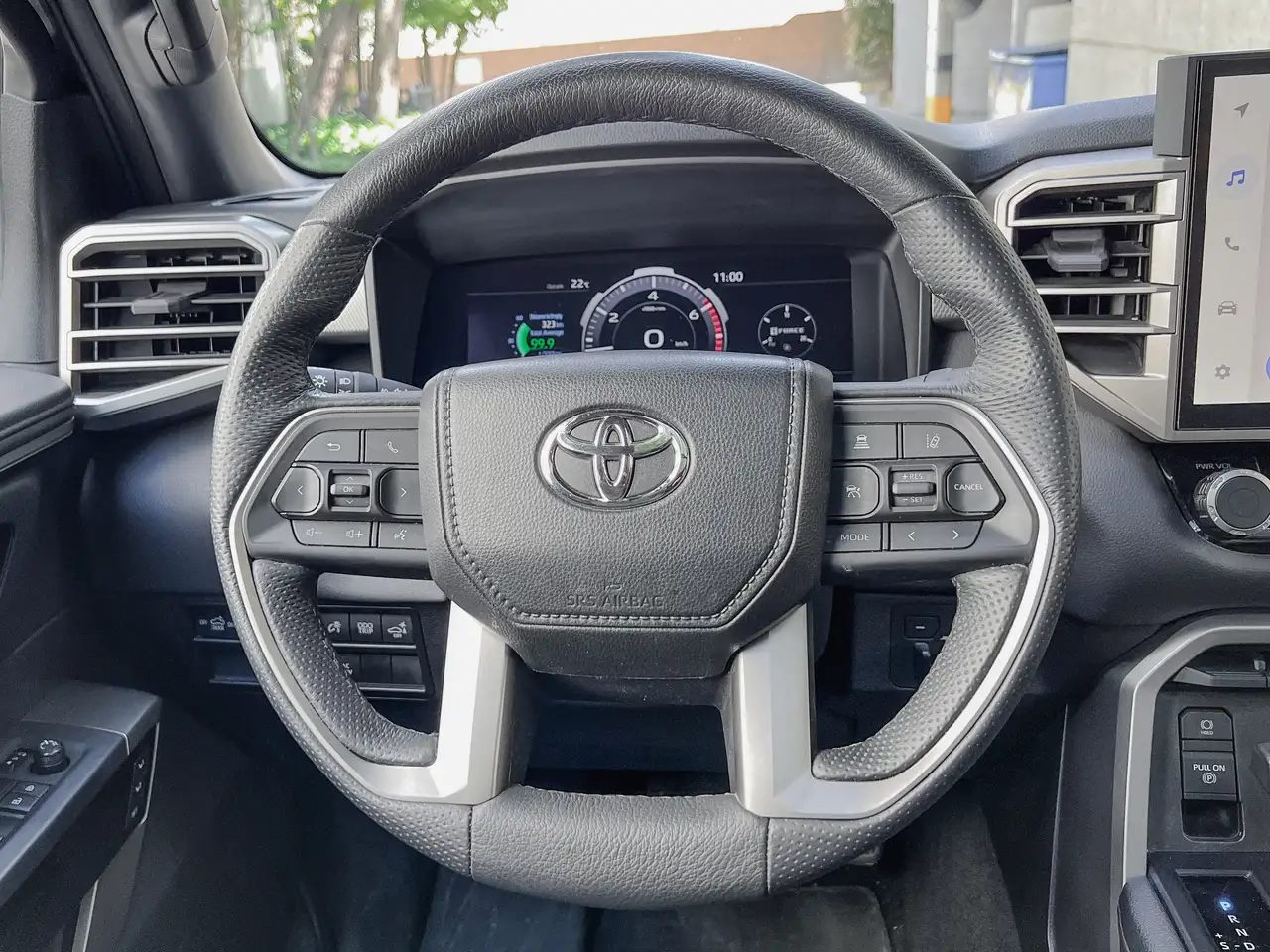 Toyota Tundra снимка Toyota Tundra