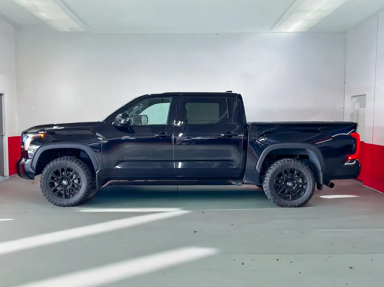 Toyota Tundra снимка Toyota Tundra