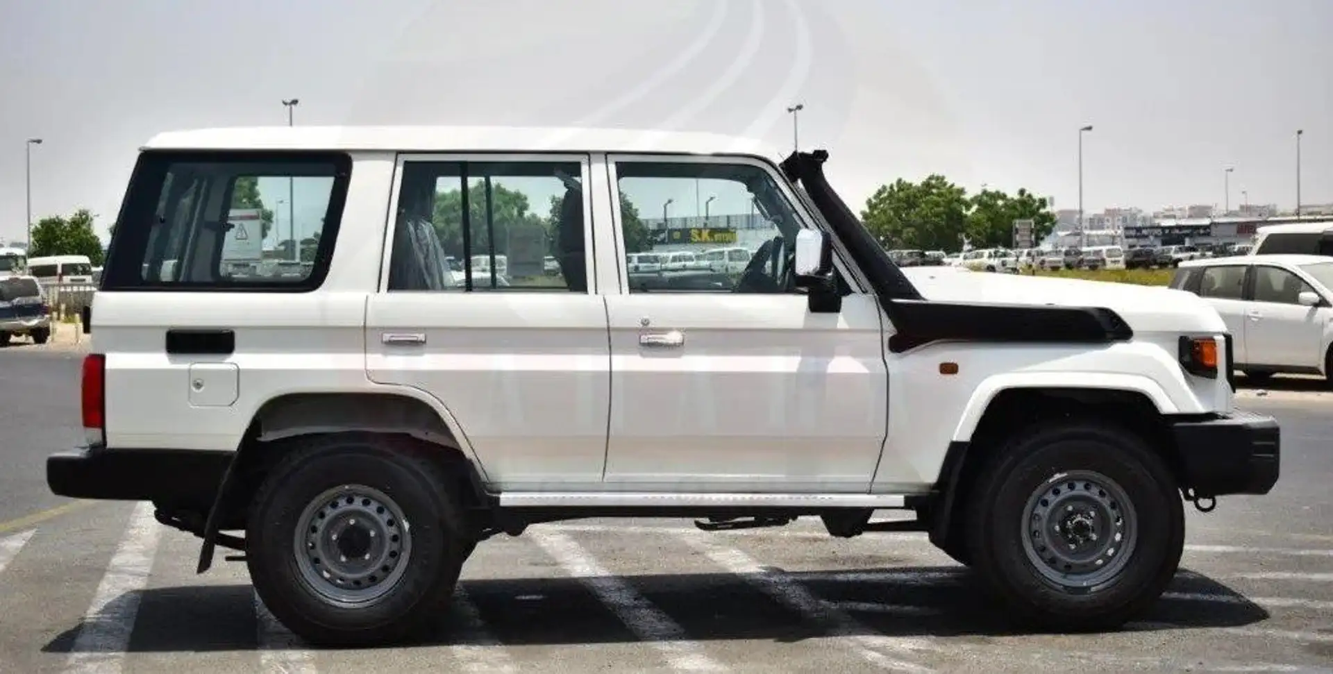 Toyota Land Cruiser Toyota Land Cruiser 76 2,8 l Diesel manual Beige - 2
