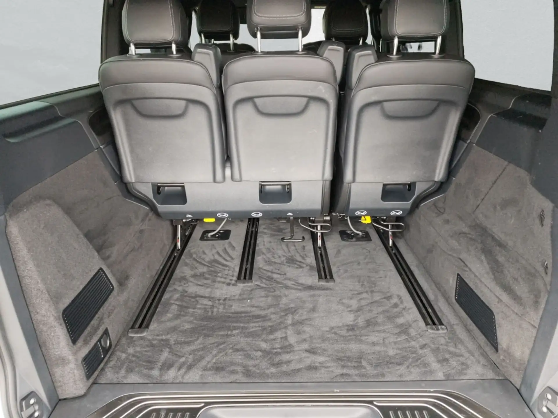 벤츠 Mercedes-Benz V-Class V 300 2025 화이트 사진 8