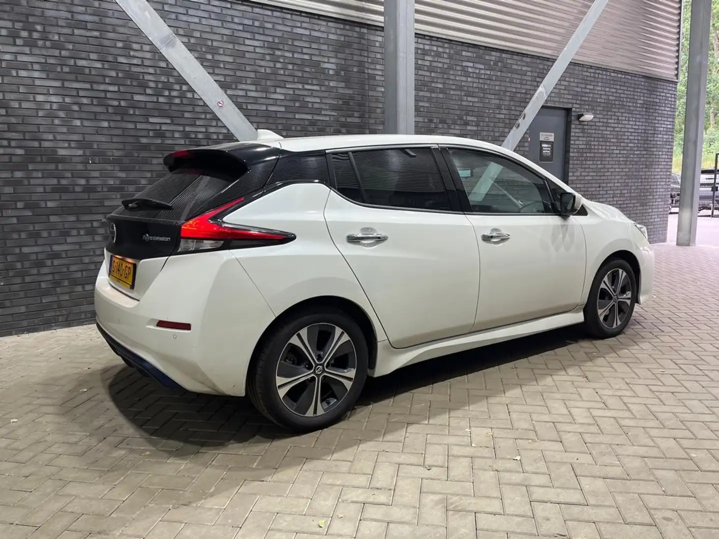 Nissan Leaf Business Executive 40 kWh | 360° Camera | Stoelver Wit - 2