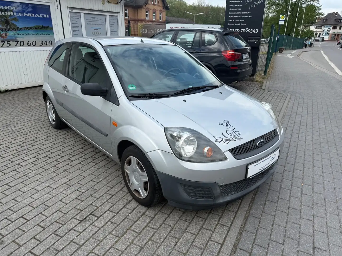 Ford Fiesta Ambiente Silber - 2