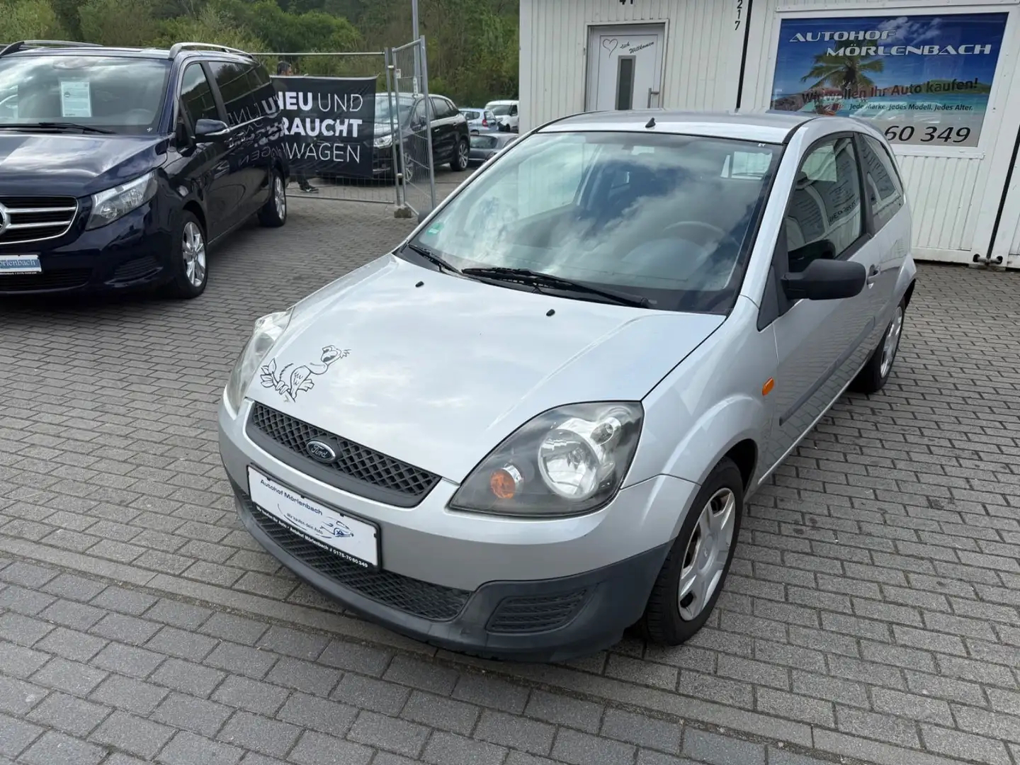 Ford Fiesta Ambiente Silber - 1