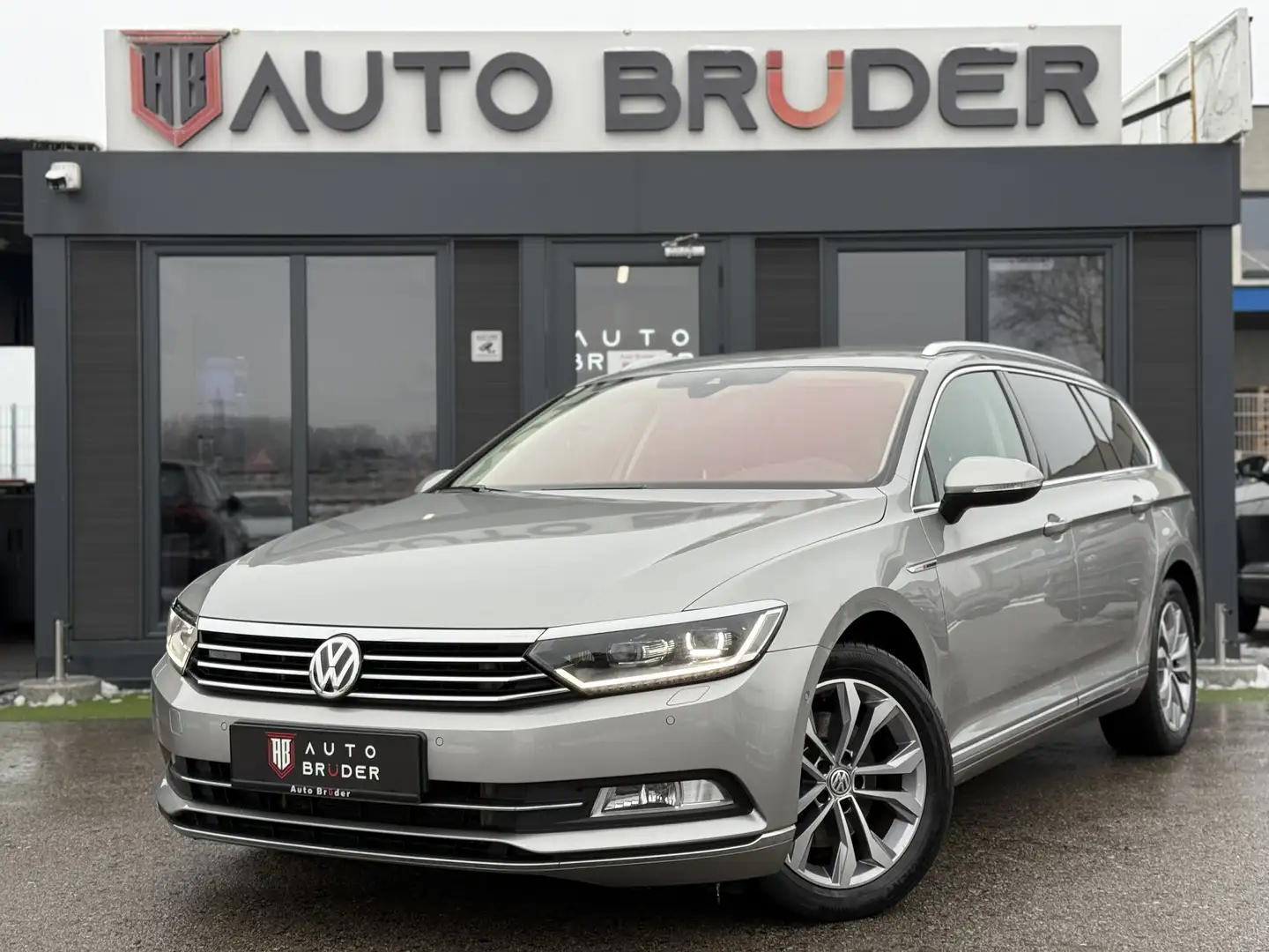 Volkswagen Passat Variant Highline BMT/Start-Stopp 4Motion Grau - 2
