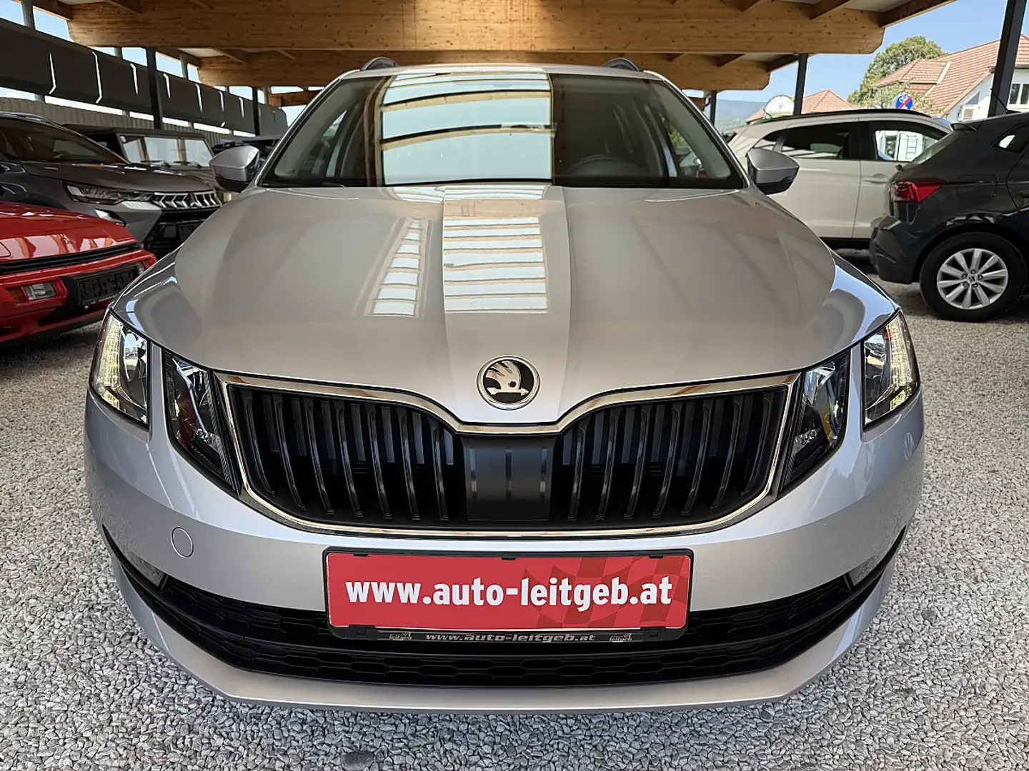 Skoda Octavia 2.0 TDI DPF Ambition 4x4 Silber - 2