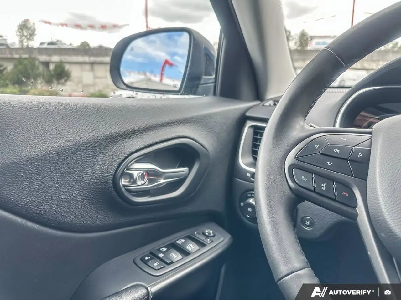 Jeep Cherokee снимка Jeep Cherokee
