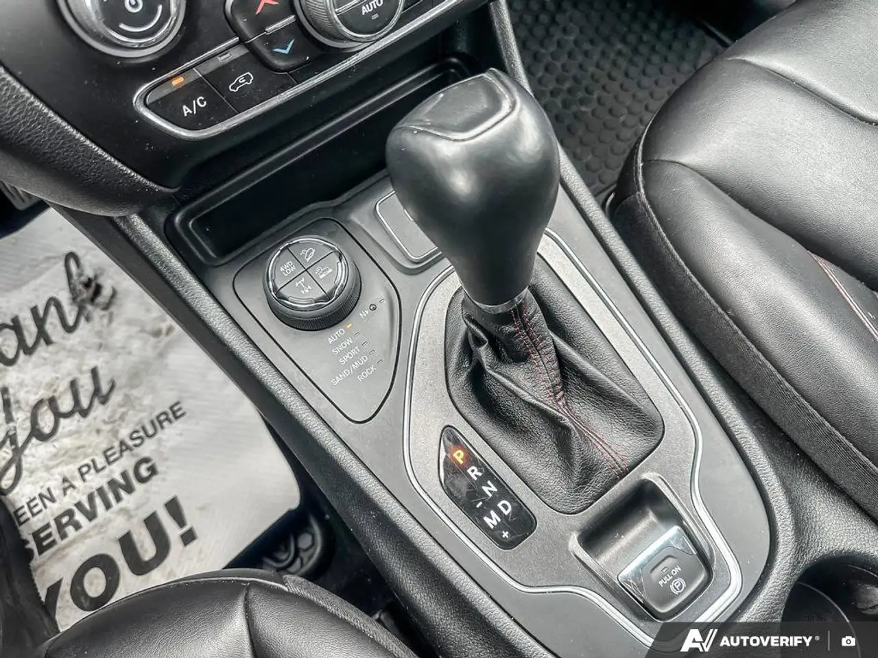 Jeep Cherokee снимка Jeep Cherokee