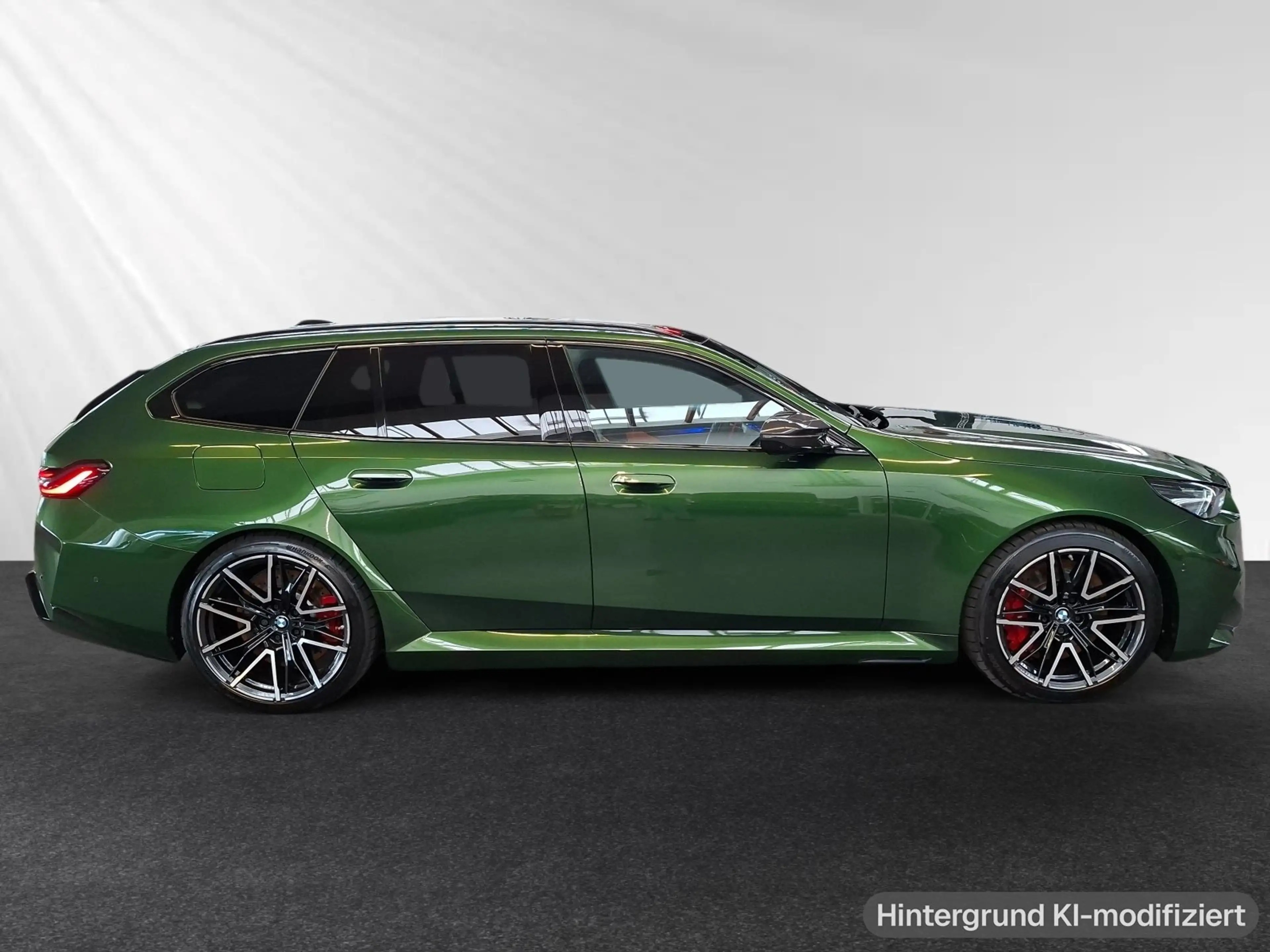 BMW M5 Touring *Anglesey Green*|AHK|DAProf.|B&W — photo 2