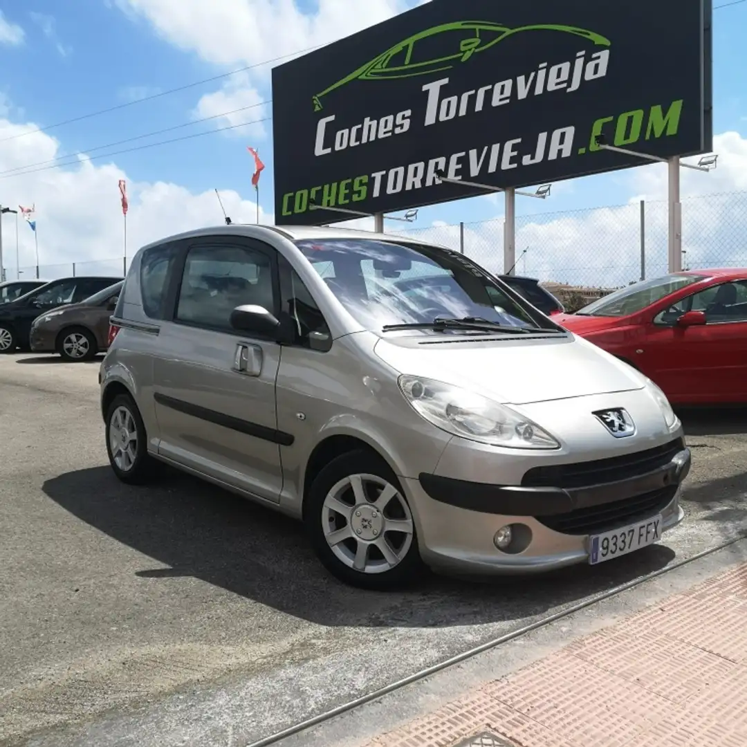 Peugeot 1007 1.4 Urban 2 Tronic Grau - 1