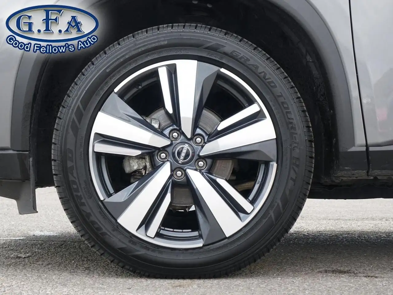 Nissan Rogue снимка Nissan Rogue