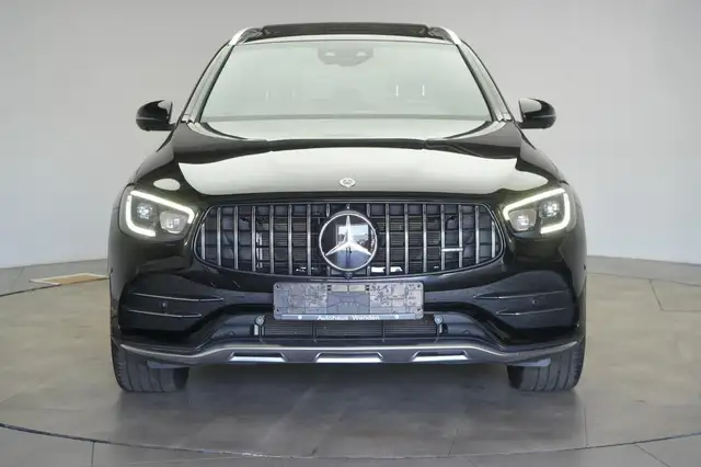 Mercedes-Benz GLC view 2