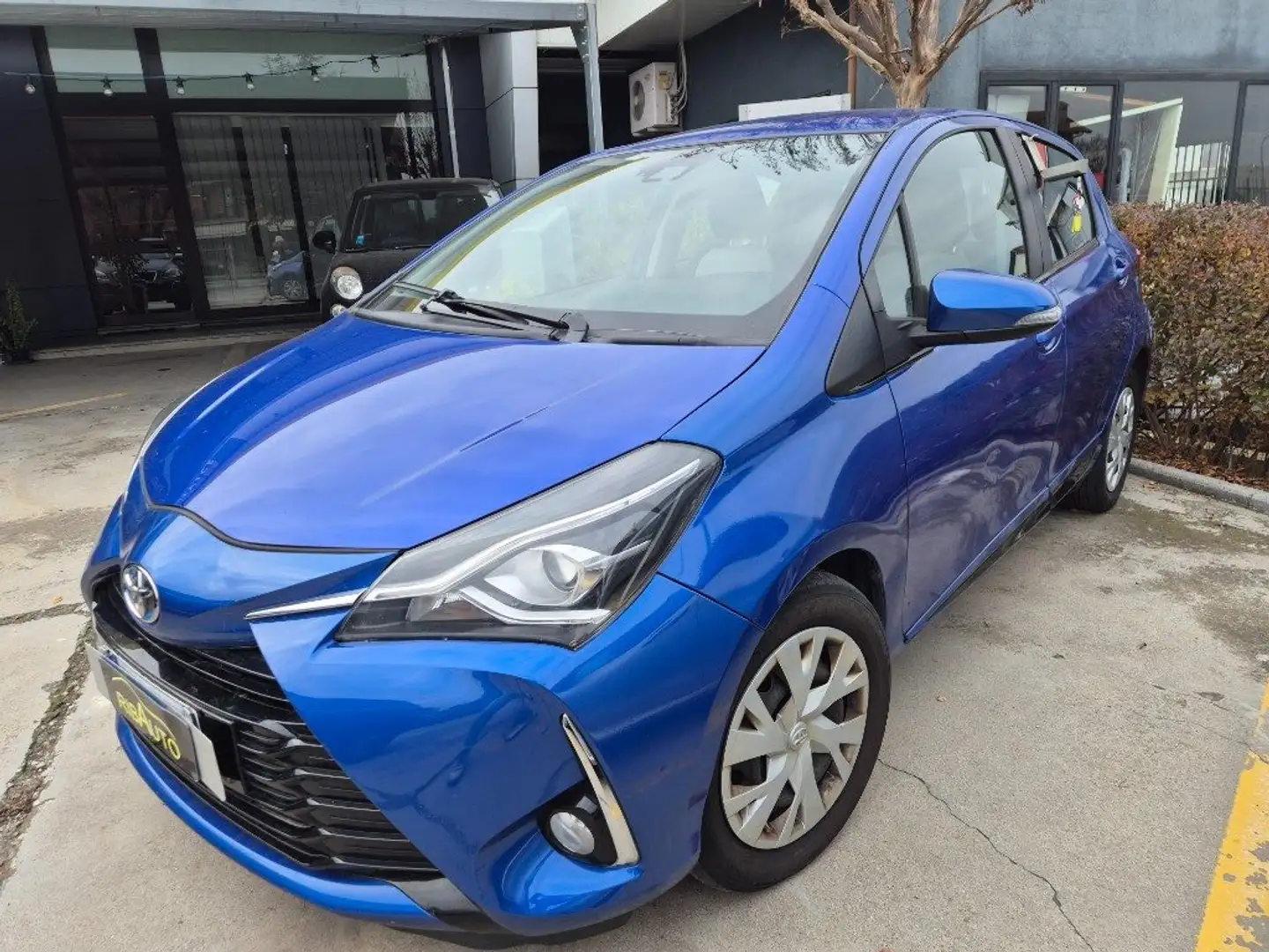 Toyota Yaris 1.0 5 porte Active EURO 6 OK neopatentato Bleu - 2