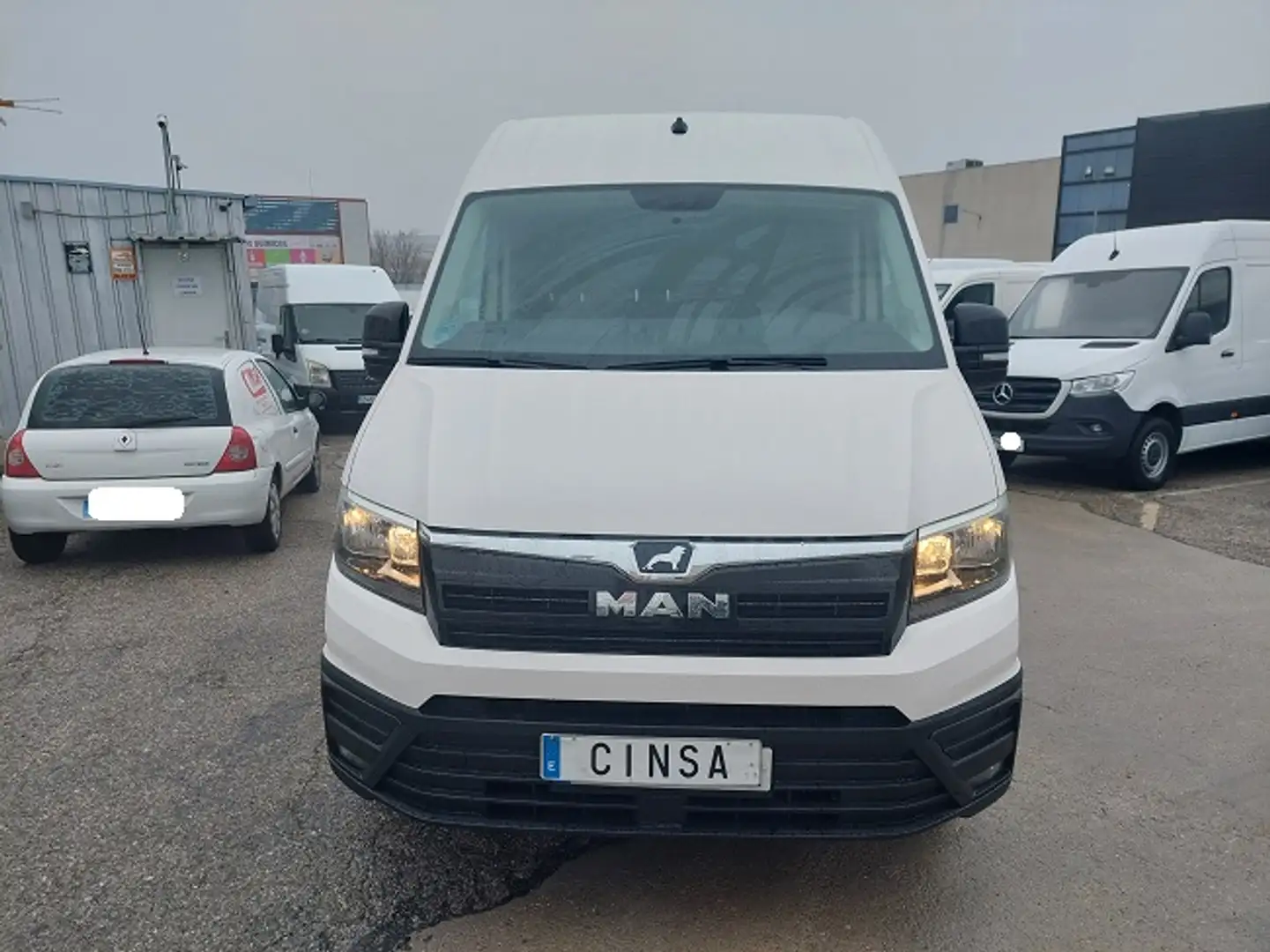 MAN TGE 3.140 Fg. Larga alto 3.5t 140 Weiß - 2