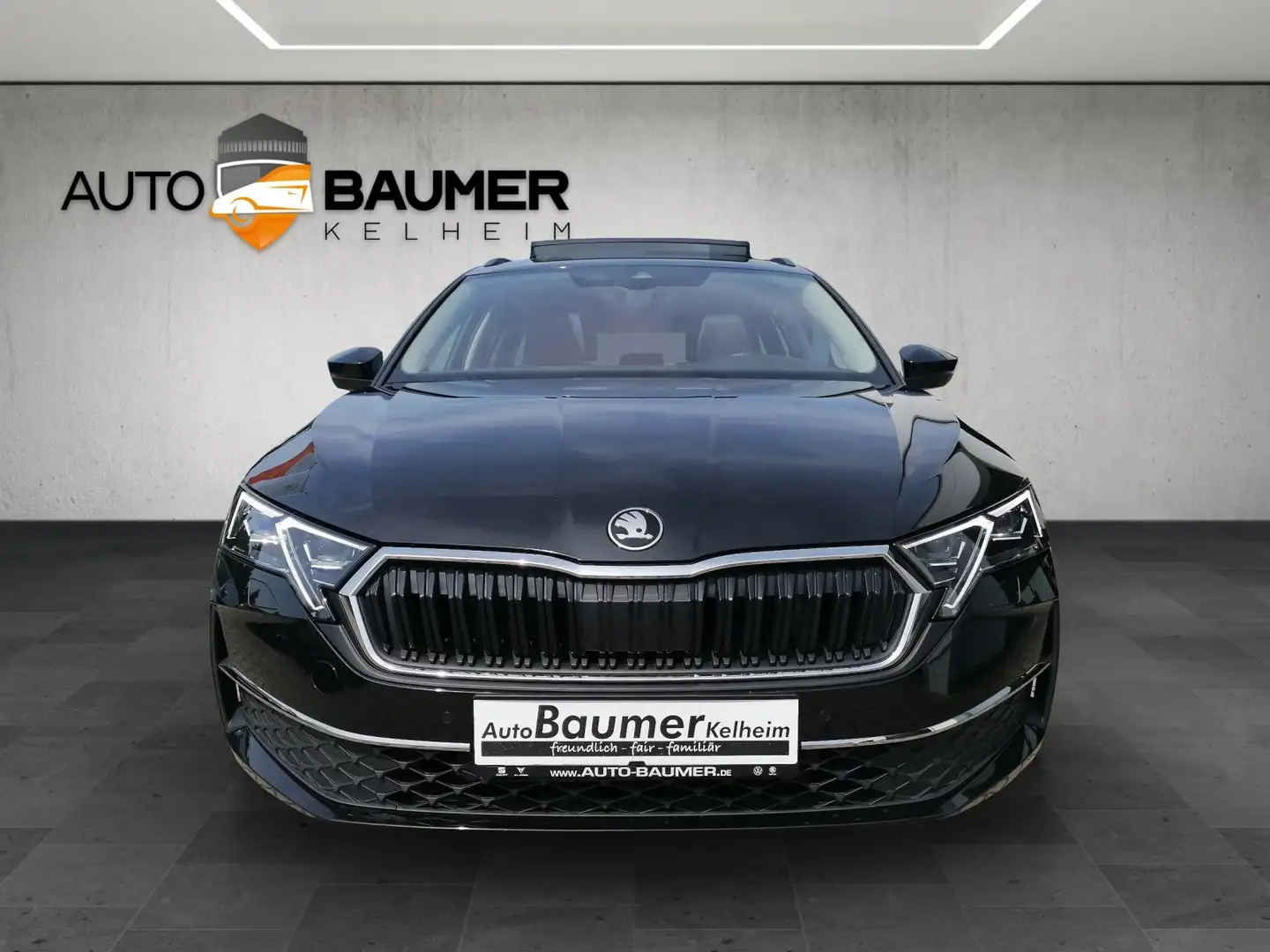 Skoda Octavia Combi 1.5 TSI DSG Selection AHK PANO MAT Schwarz - 2