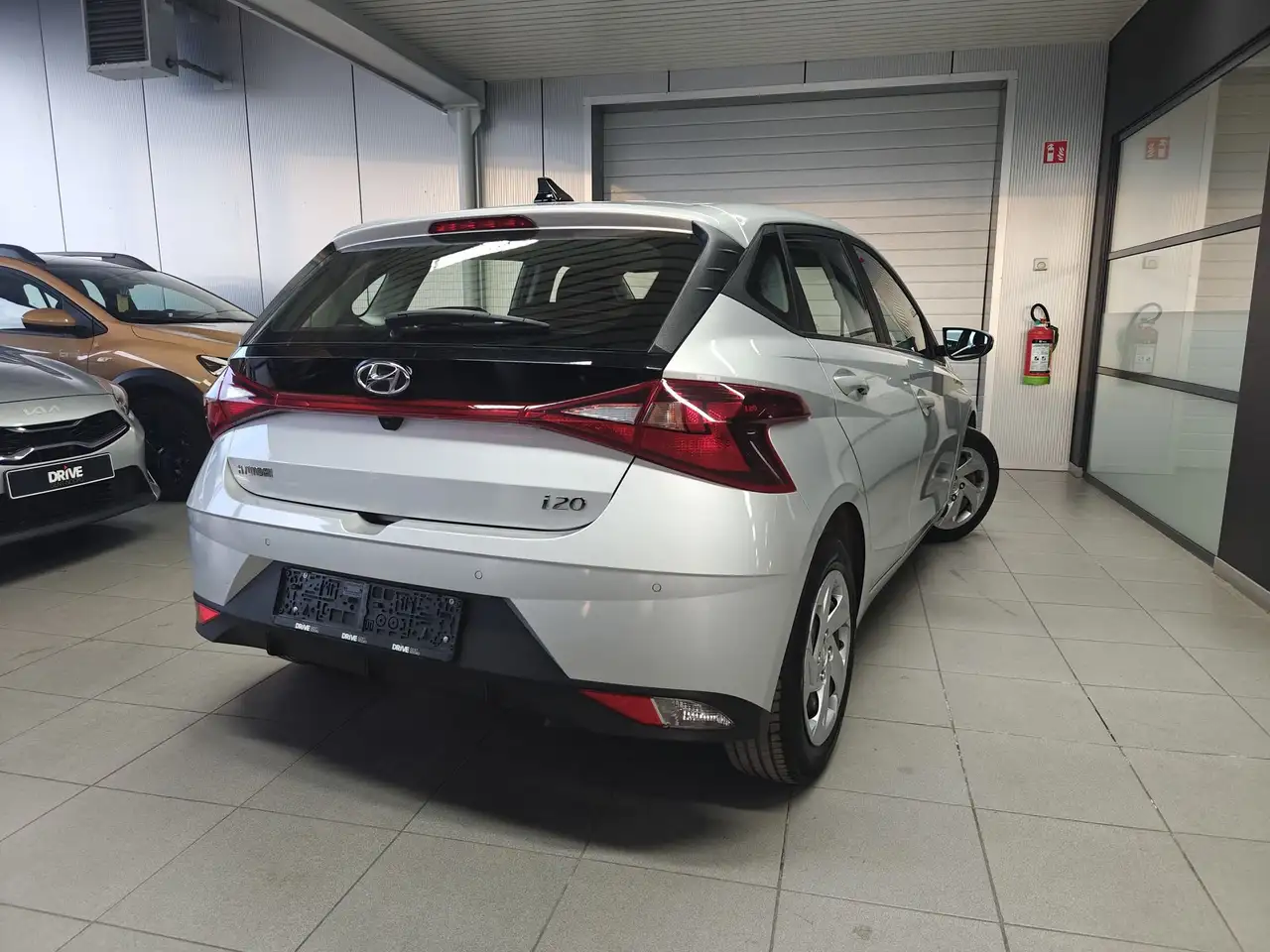 Hyundai i20 T-GDI Twist *PDC/APP Connect / Camera* 7