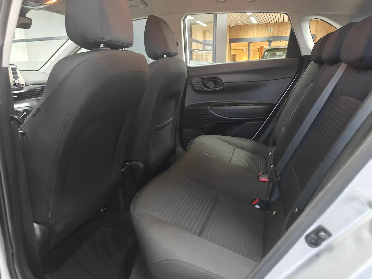 Hyundai i20 T-GDI Twist *PDC/APP Connect / Camera* 9