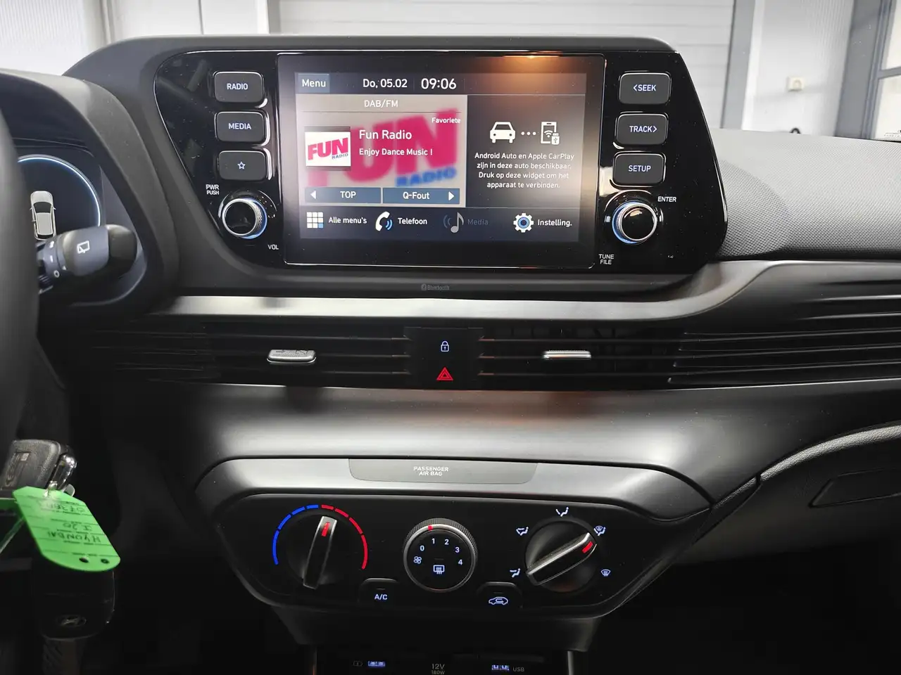 Hyundai i20 T-GDI Twist *PDC/APP Connect / Camera* 11