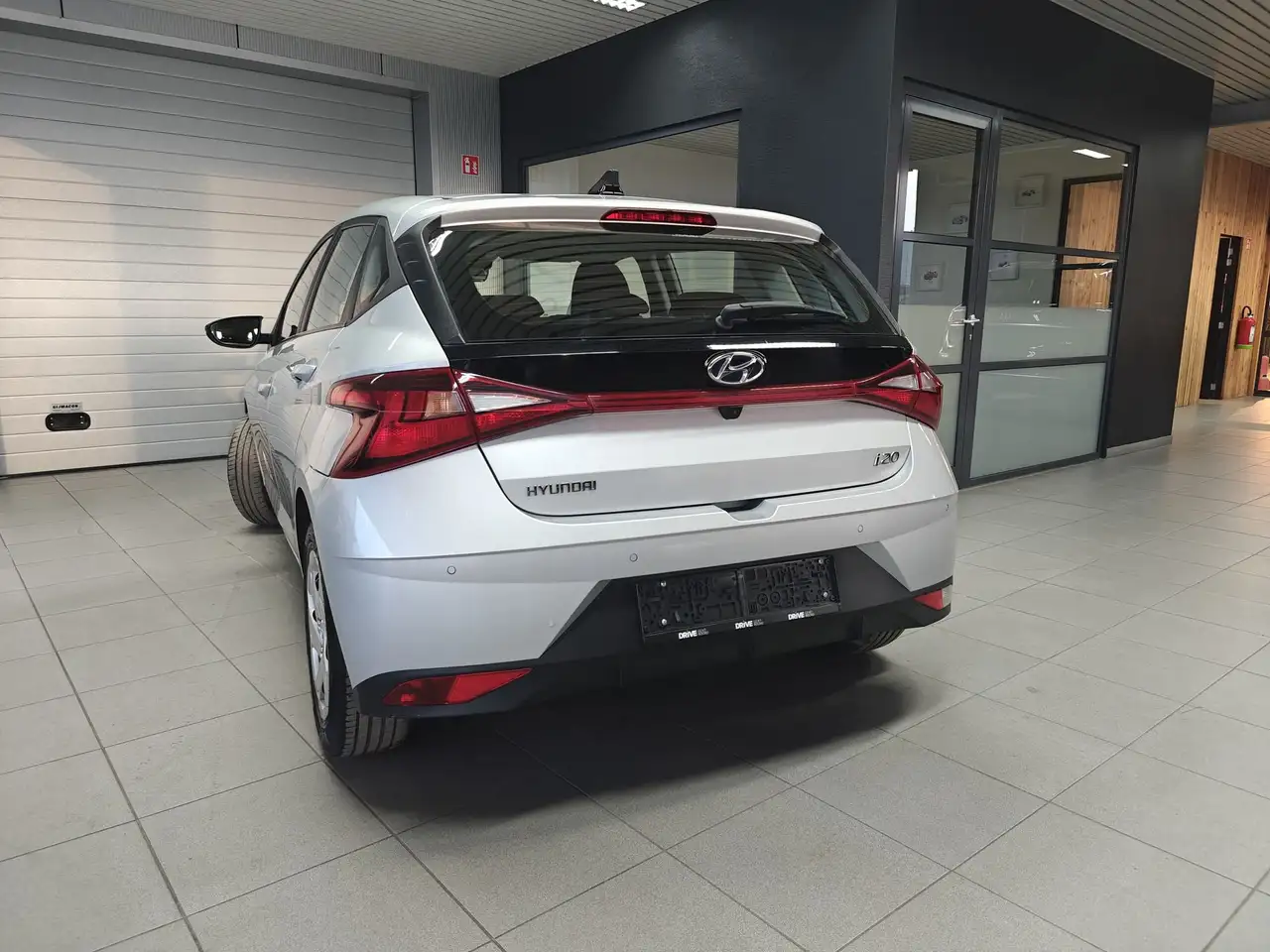 Hyundai i20 T-GDI Twist *PDC/APP Connect / Camera* 6