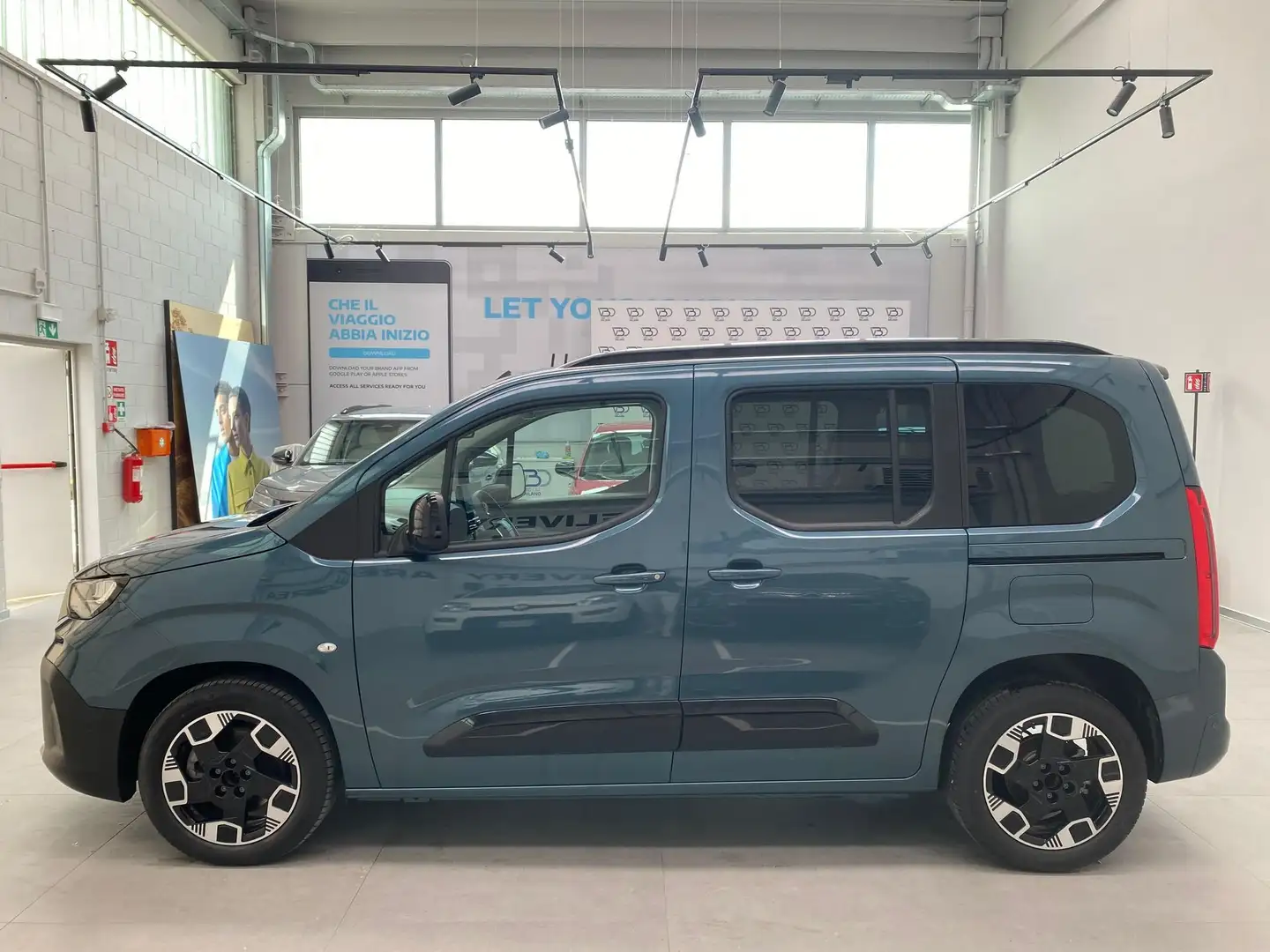 Fiat Doblo Fiat Doblç Magic top 1,5 Diesel 130 CV At8 Niebieski - 2