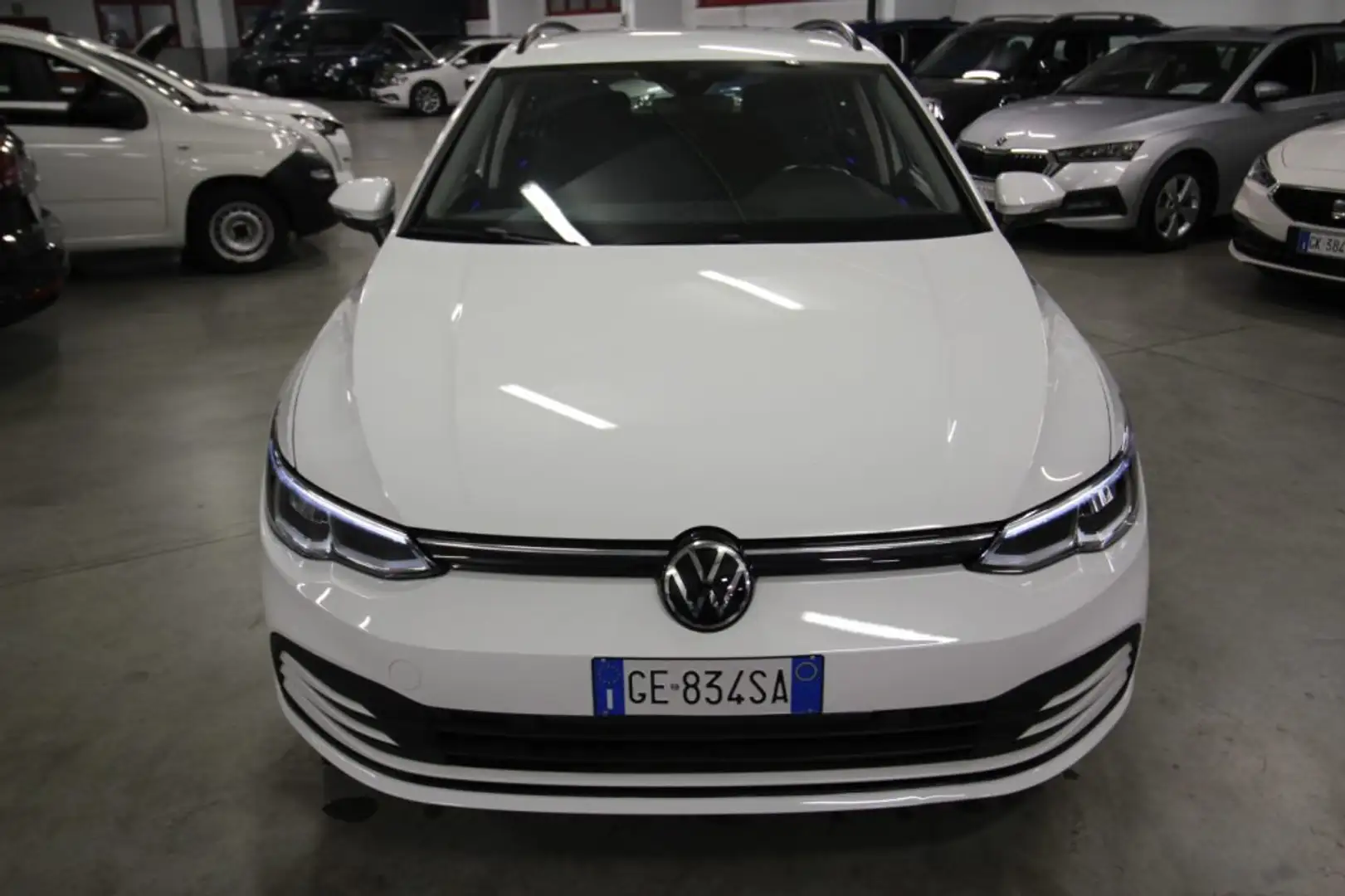 Volkswagen Golf Variant 2.0 TDI SCR 115CV DSG Life Blanco - 1