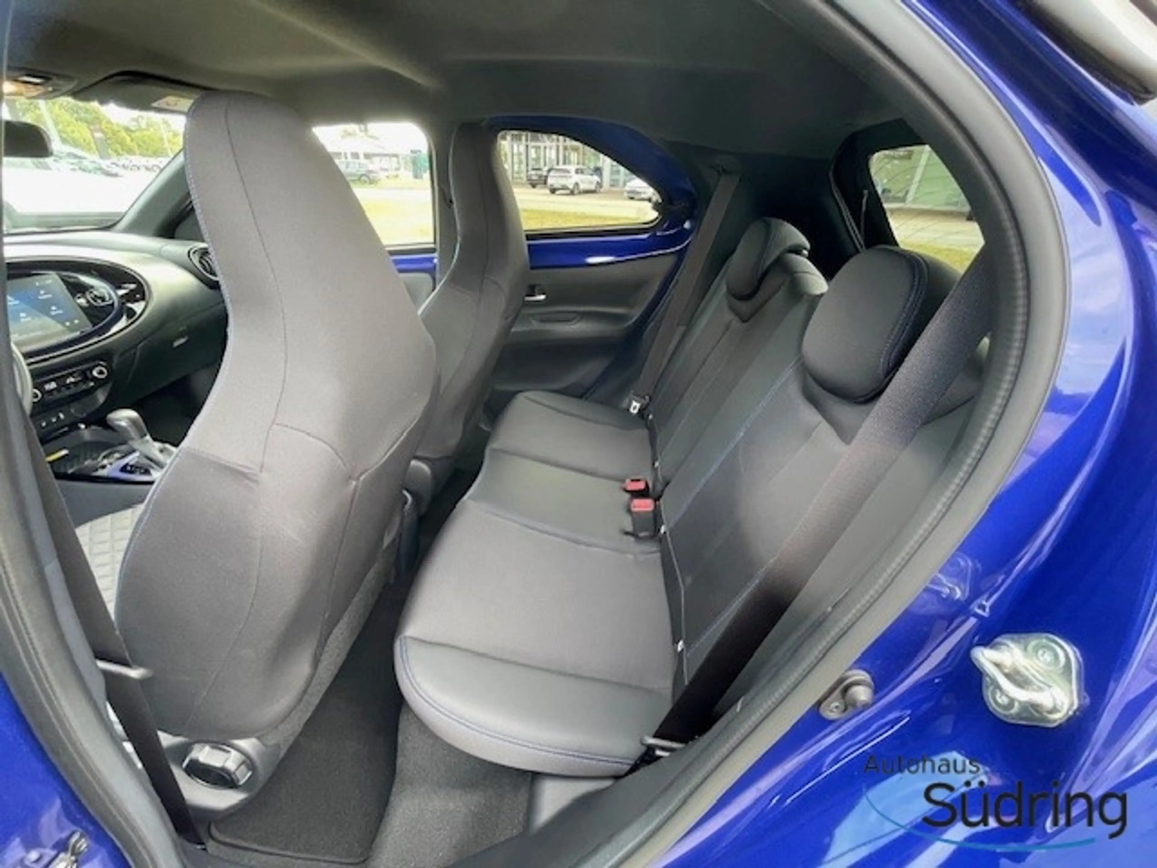 Toyota Aygo X 1,0 VVT-i Explore LED CarPlayAndroid Auto — photo 10