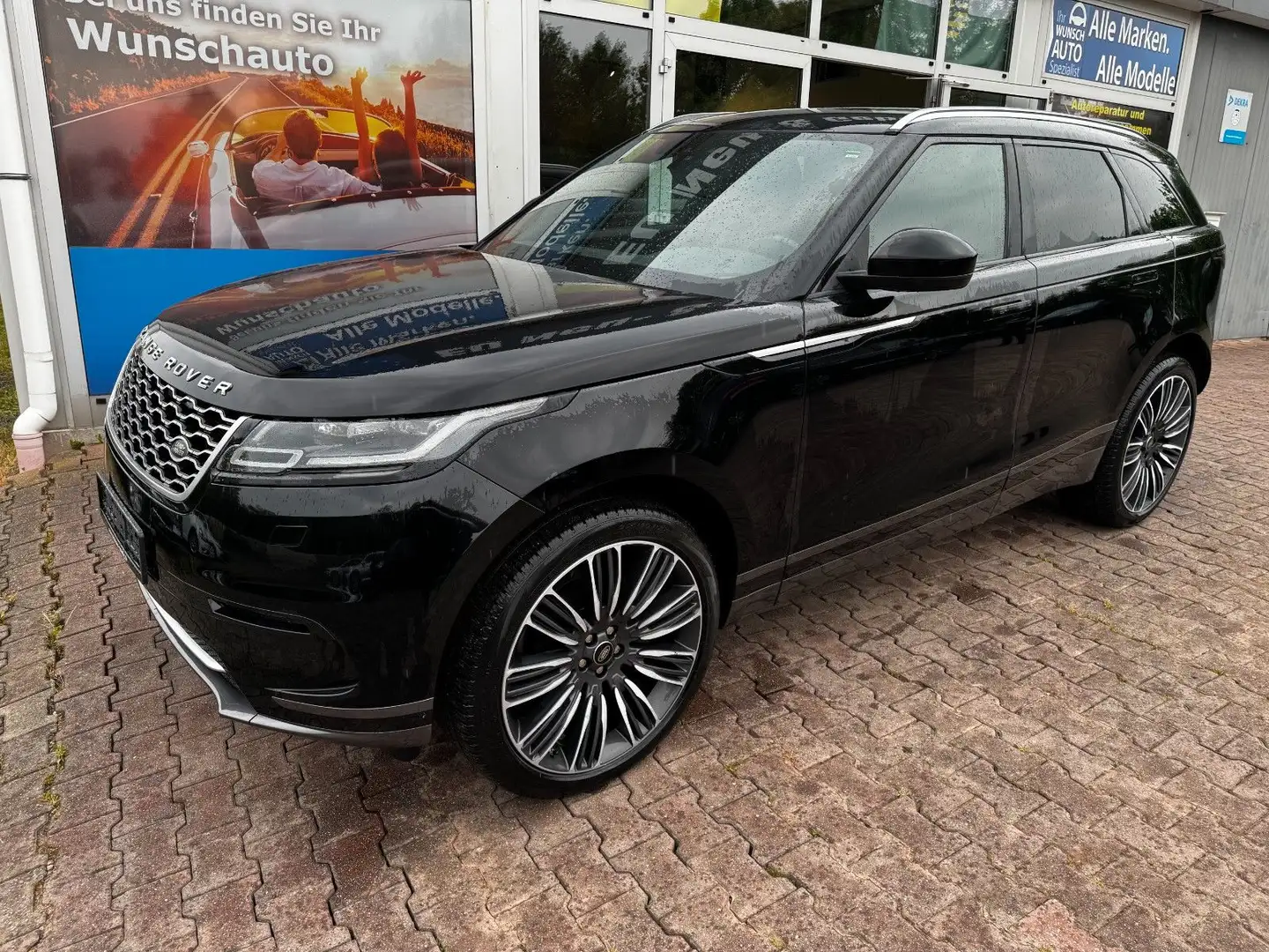 Land Rover Range Rover Velar Basis Fekete - 1