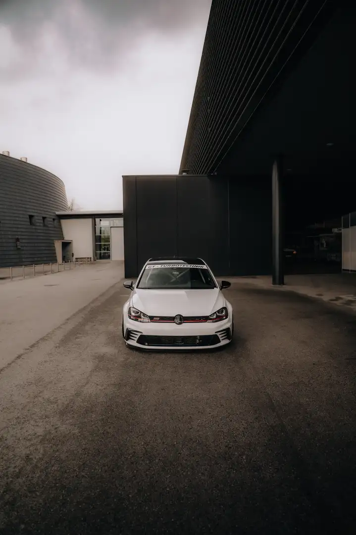 Volkswagen Golf GTI 2,0 TSI DSG Clubsport - 2