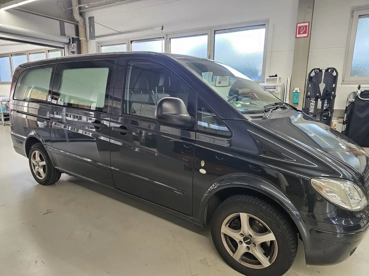 Mercedes-Benz Vito 111Kuhlmann Cars Bestattungswagen/Leichenwagen Schwarz - 1