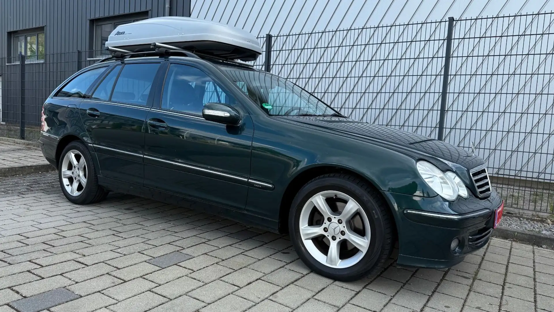 Mercedes-Benz C 220 CDI AVANTGARDE,AUTOMATIK,TÜV,AHK,LEDER,NAV Grün - 2