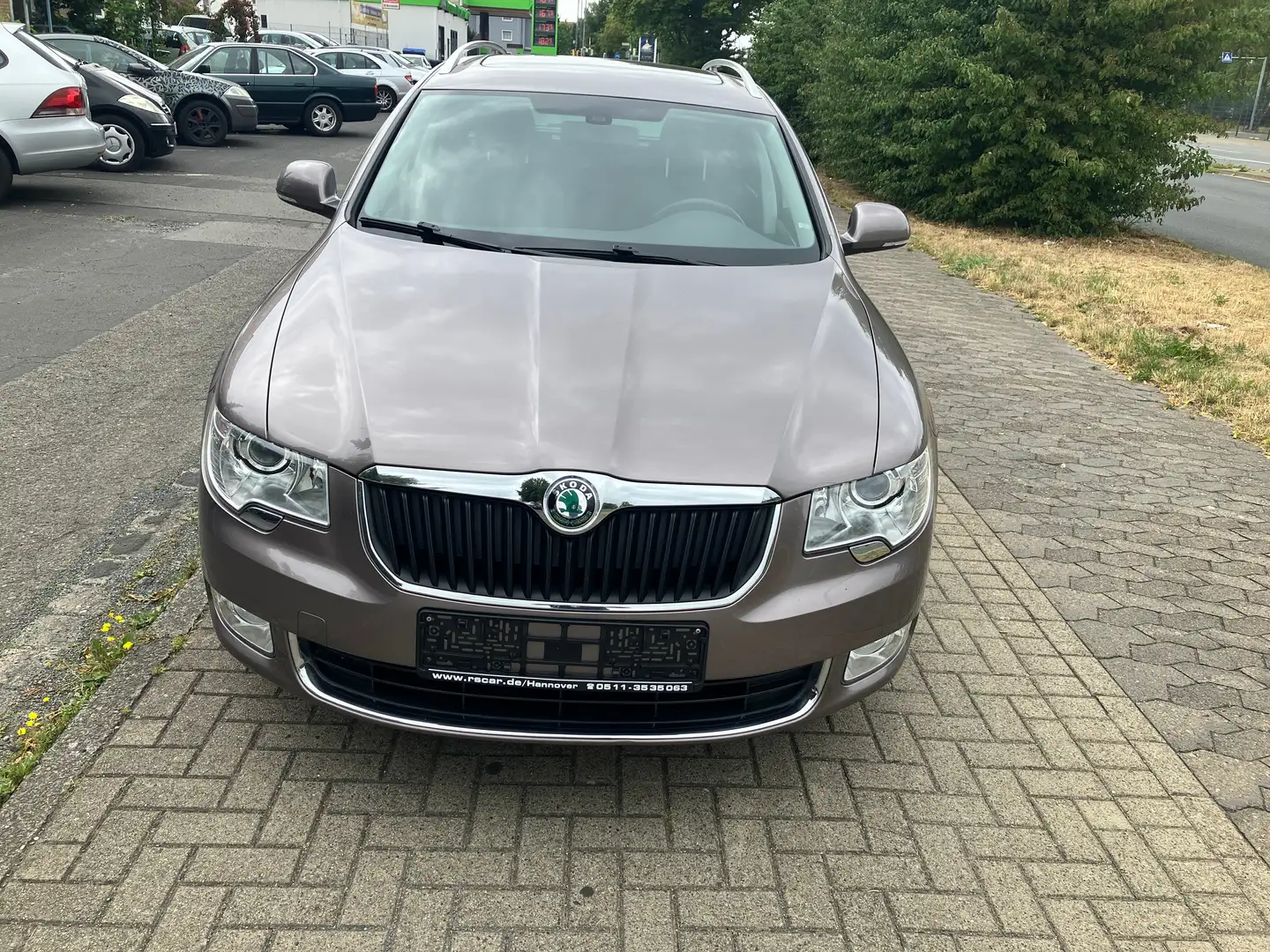 Skoda Superb Ambition-NAVI-Bi-Xenon-Scheinwerfer Bronze - 2