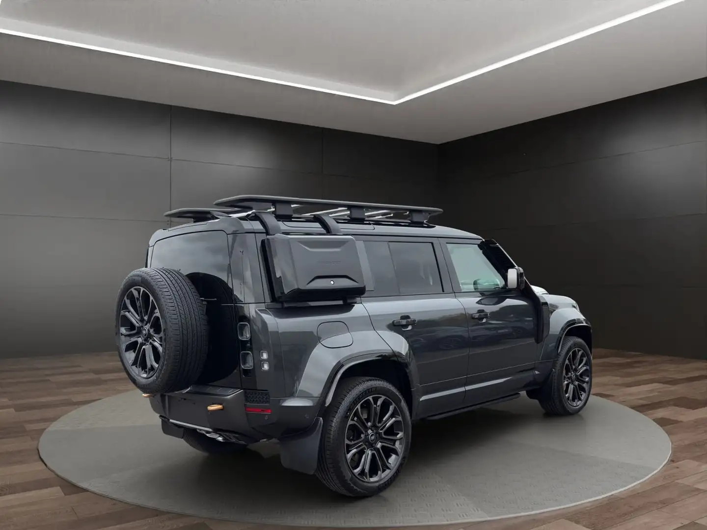 Land Rover Defender 110 4.4 Benzin P635 OCTA Edition One Grau - 2