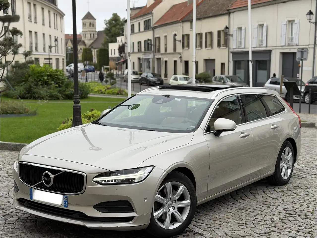 Volvo V90 D3 150 ch Geartronic 6 Momentum — photo 1 of 3
