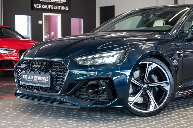 Audi RS5 view 3