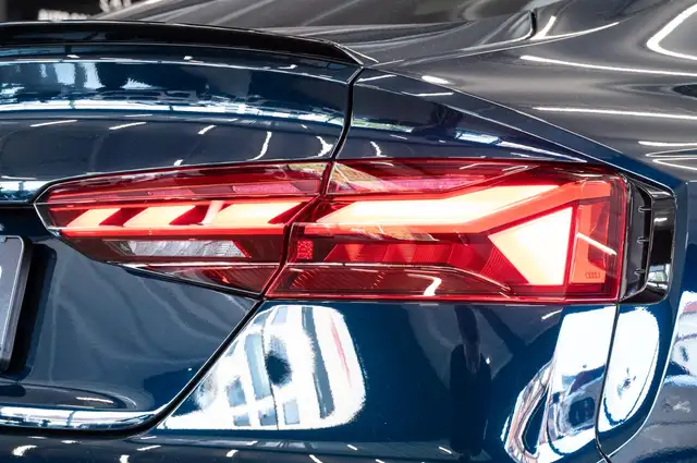 Audi RS5 view 8