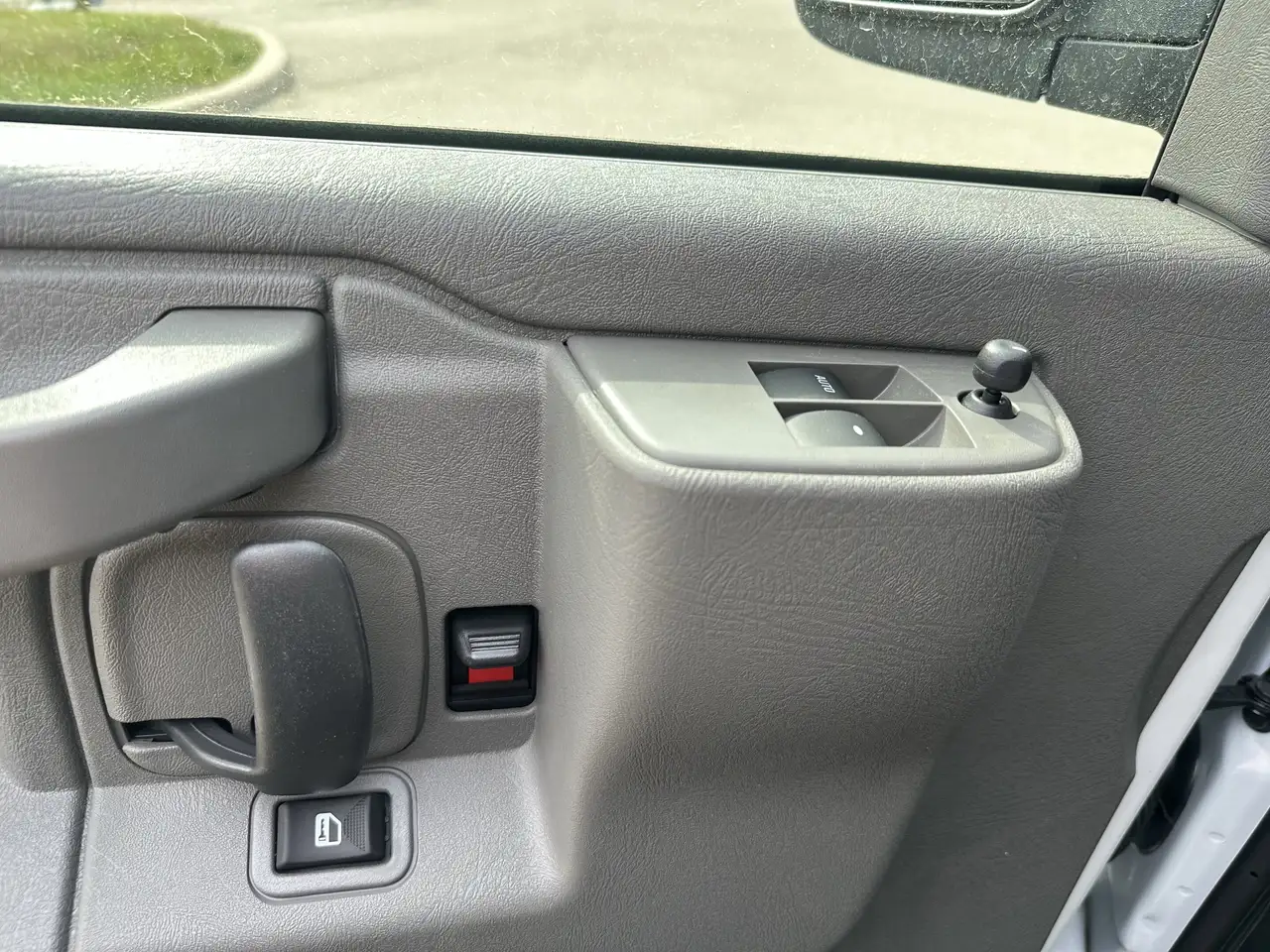 GMC Savana снимка GMC Savana