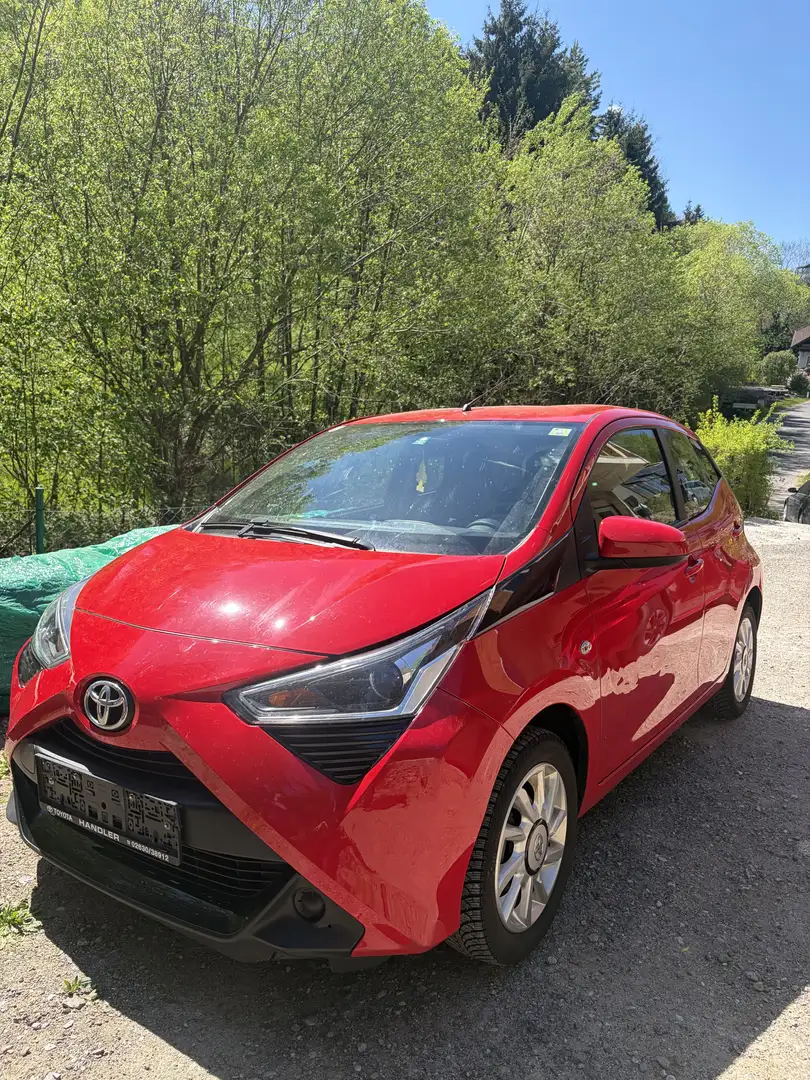 Toyota Aygo x-shift x-play - 1