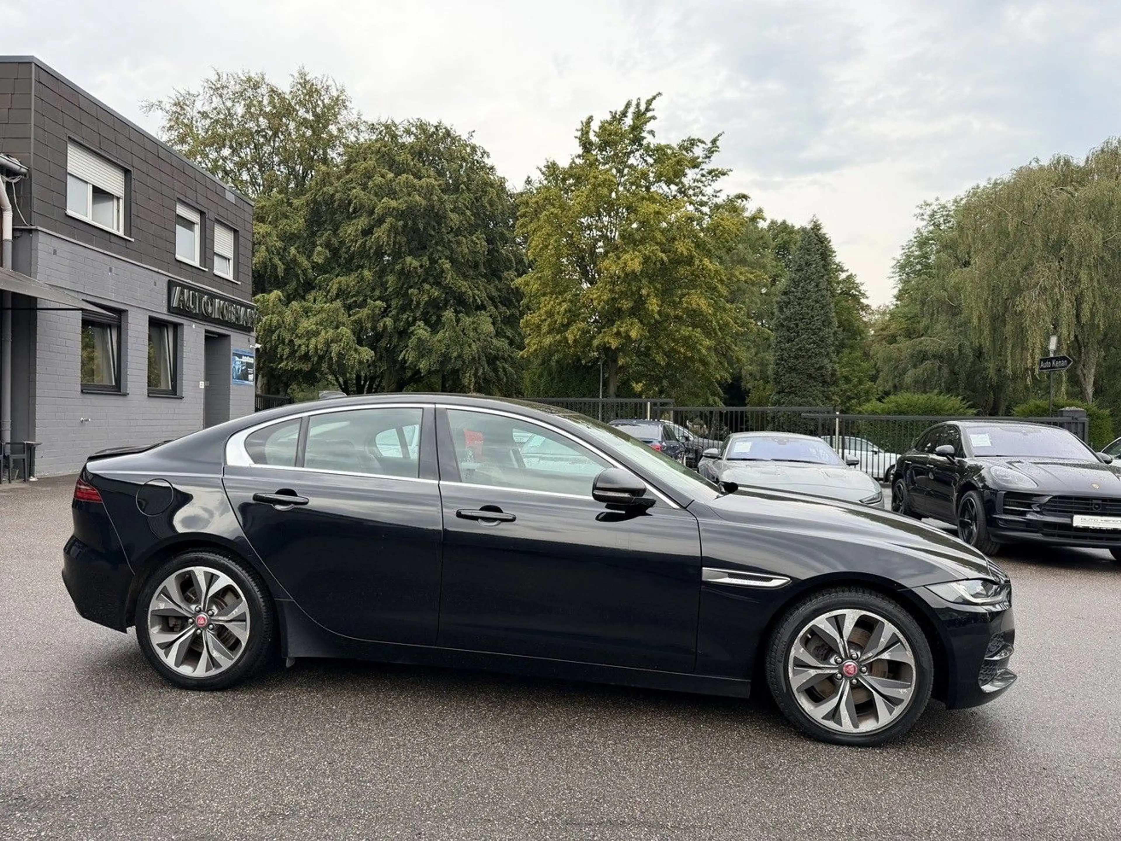 Jaguar XE D180 S AWD ACC/Leder/Kamera/InControl/LED/18' — photo 2