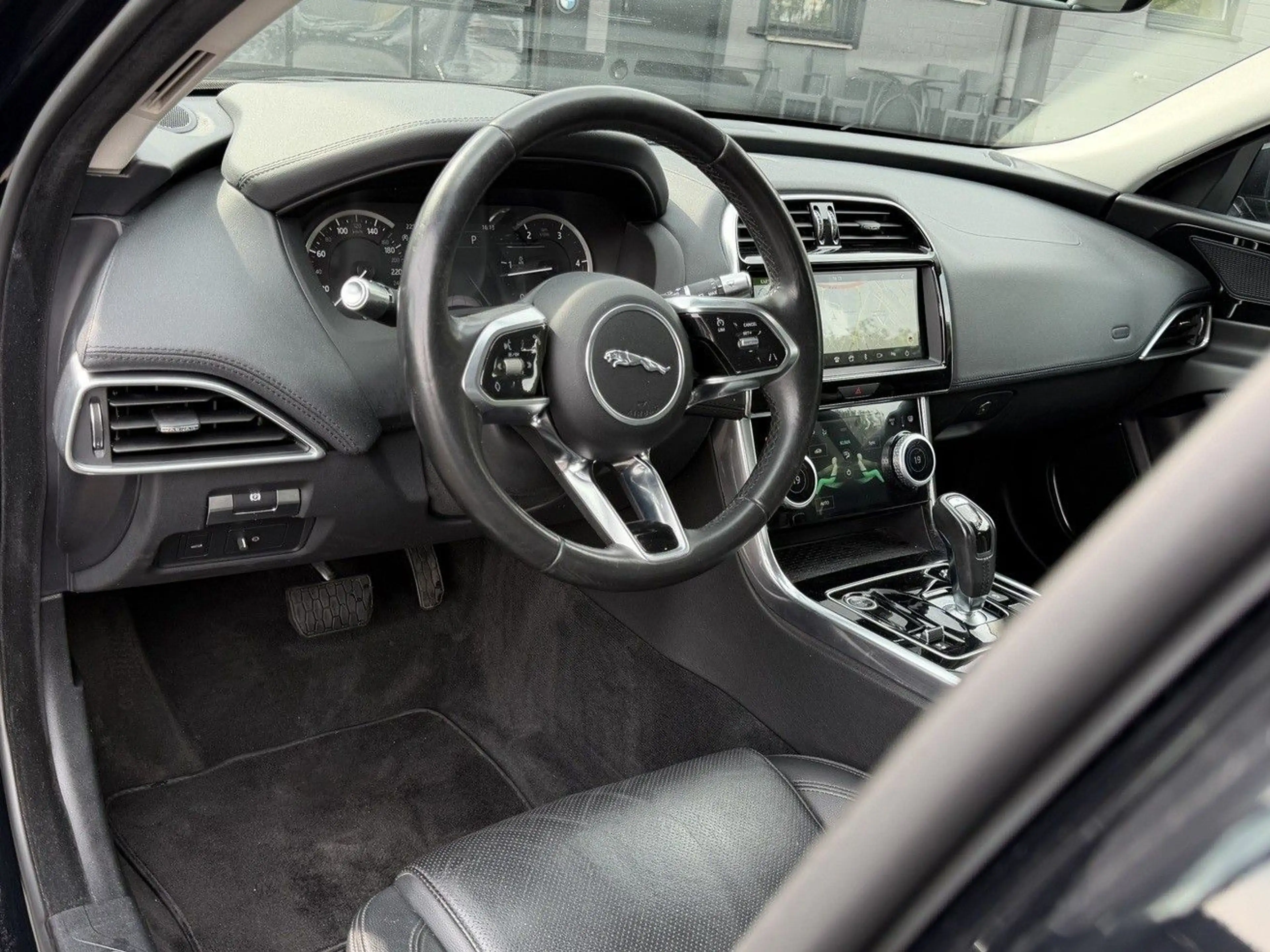 Jaguar XE D180 S AWD ACC/Leder/Kamera/InControl/LED/18' — photo 13