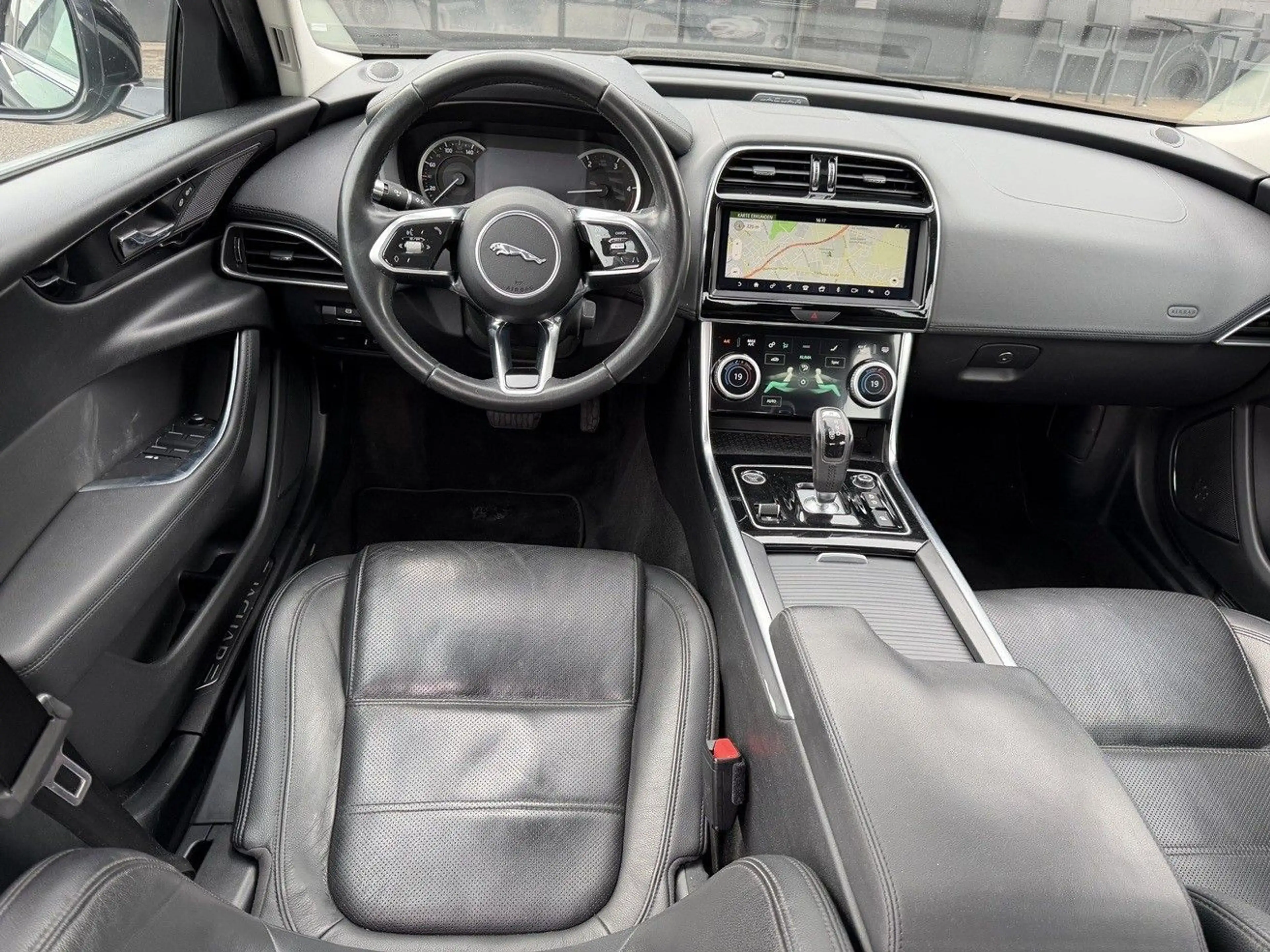 Jaguar XE D180 S AWD ACC/Leder/Kamera/InControl/LED/18' — photo 5