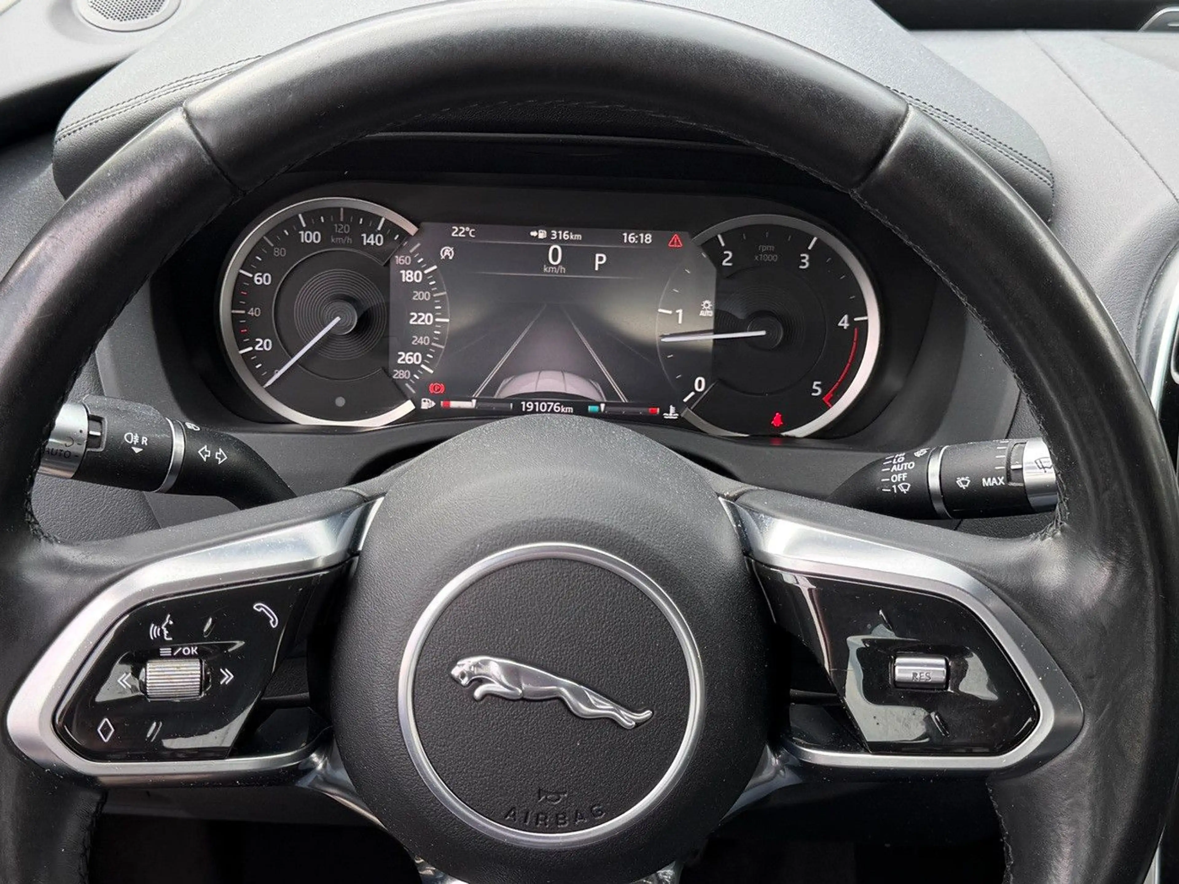 Jaguar XE D180 S AWD ACC/Leder/Kamera/InControl/LED/18' — photo 15