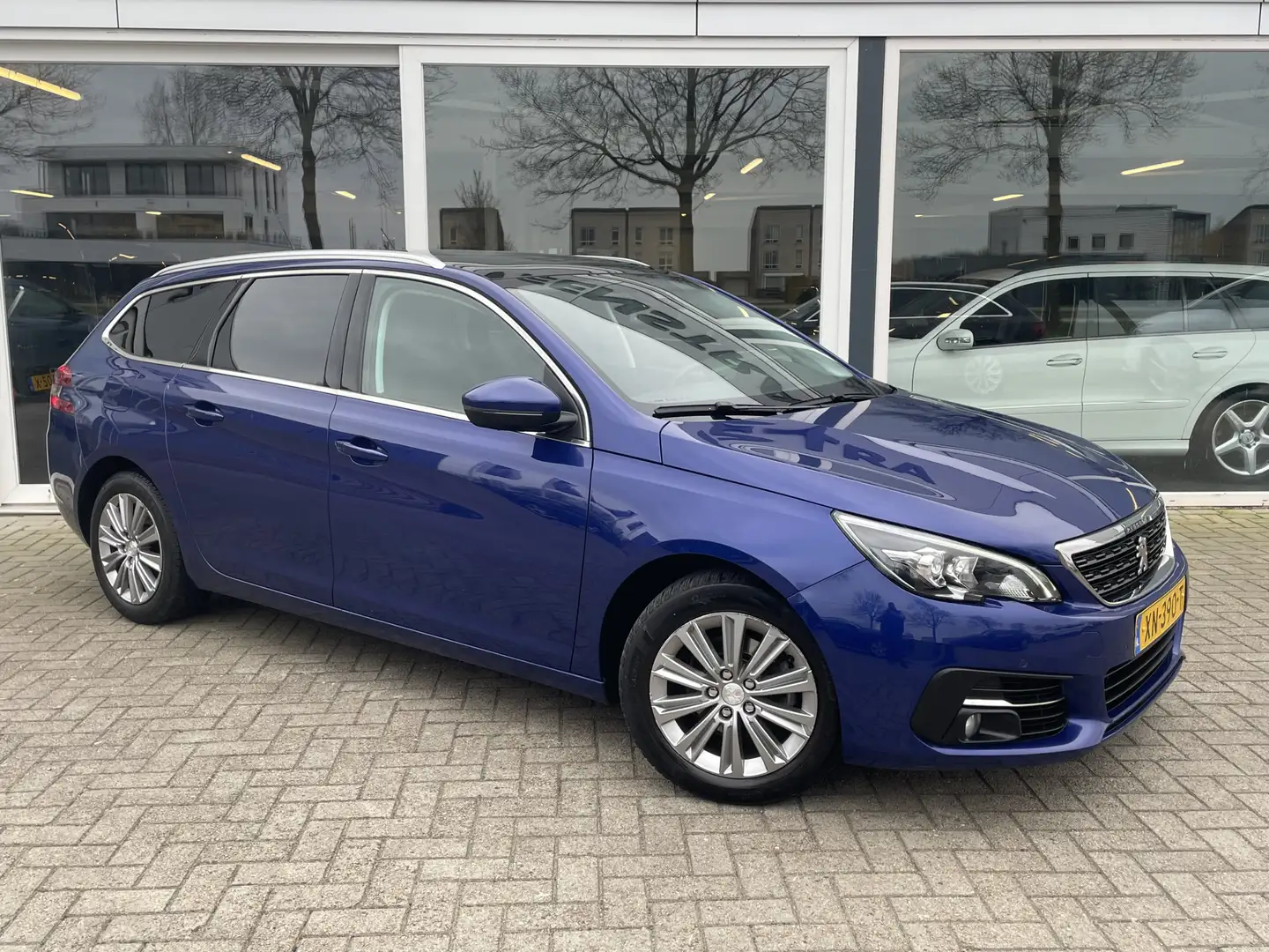 Peugeot 308 SW 1.5 BlueHDi Blue Lease Premium 50% deal 5.725,- Blauw - 1