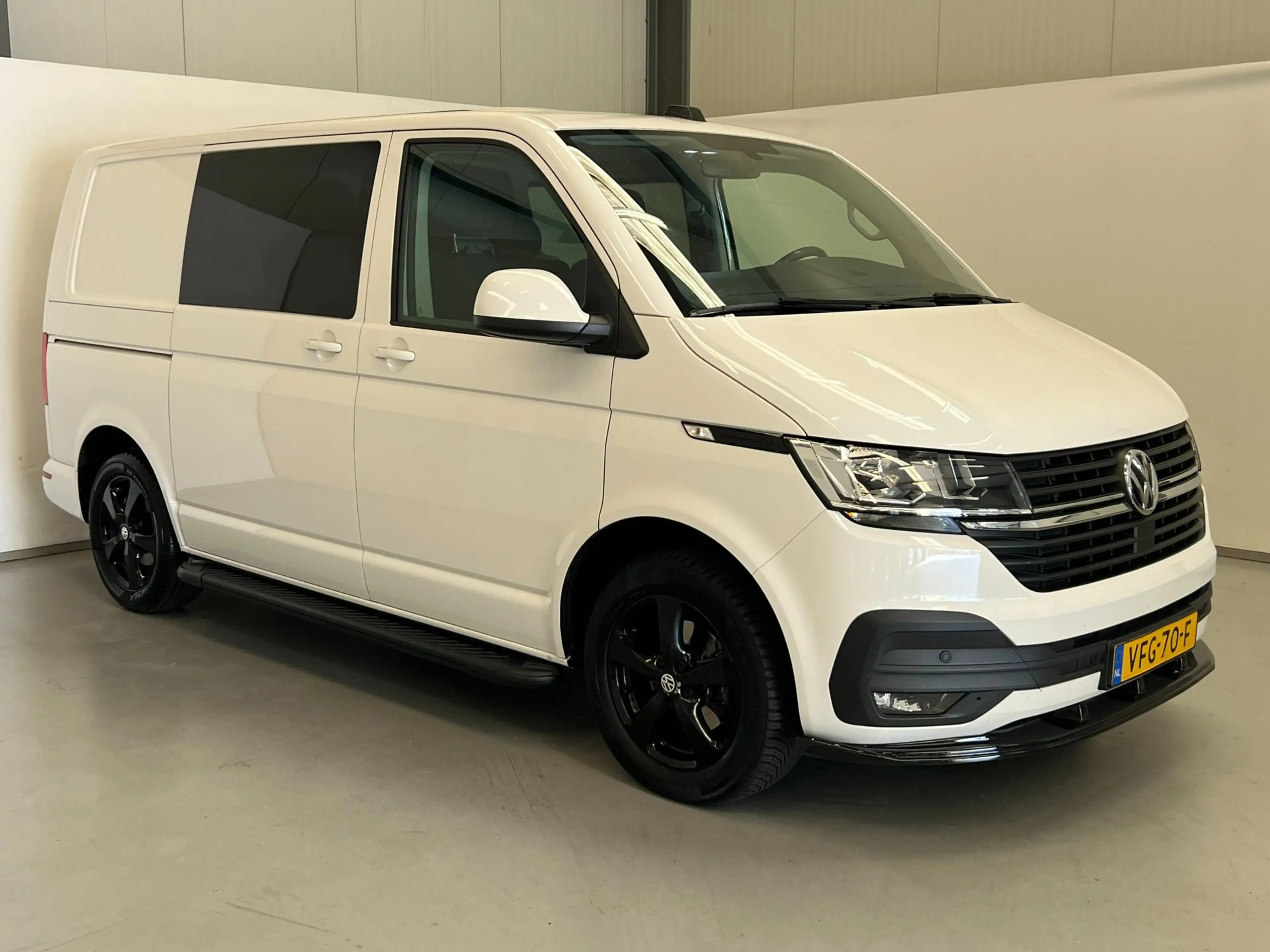 Volkswagen Transporter 2.0 TDI Dub. Cabine / 5-pers / NL-auto / CarPlay — photo 2