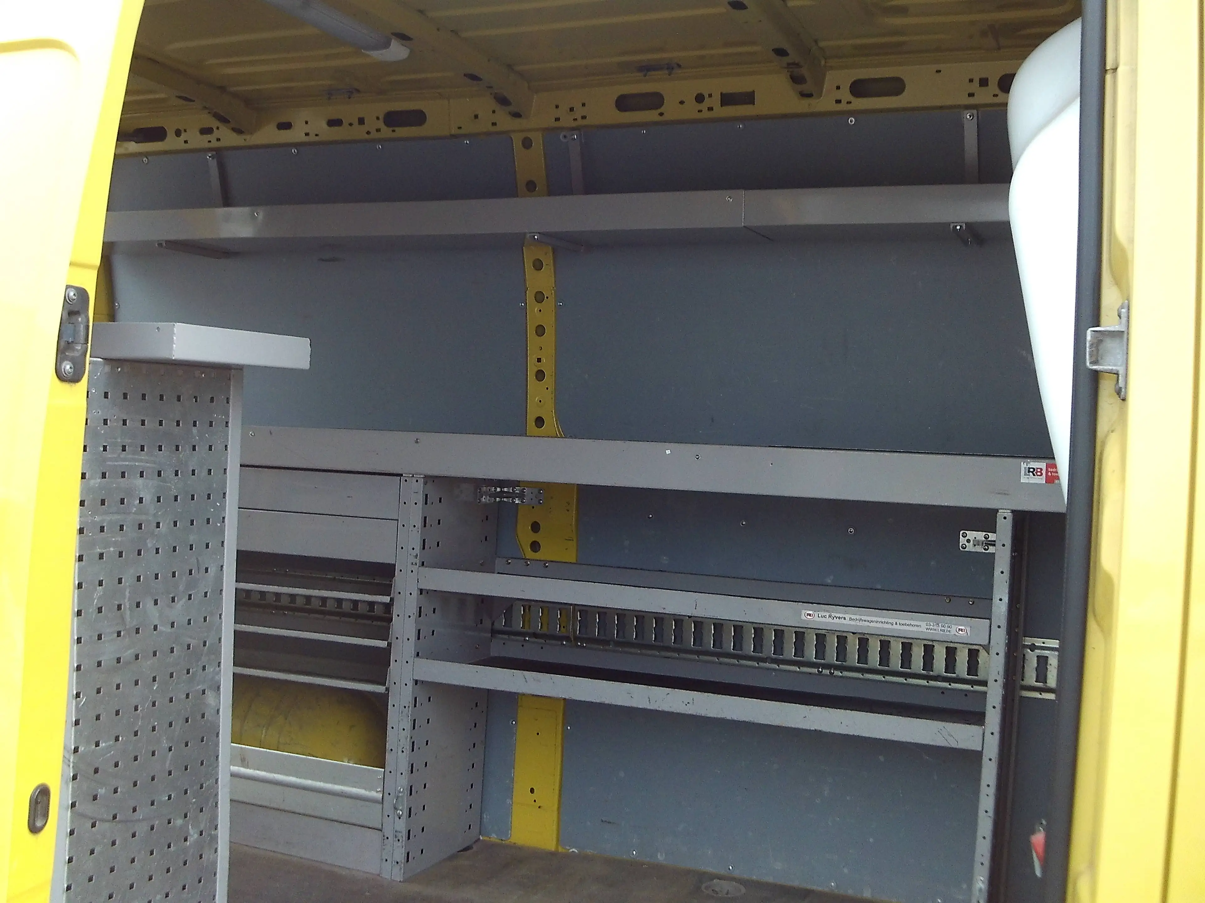 Renault Master 2.3 dCi 35 L2H2 Grand Confort (E5) — photo 6