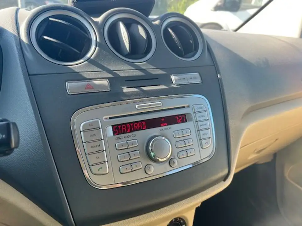 Ford Tourneo Connect Trend kurz 1,8 TDCi – Bild 6