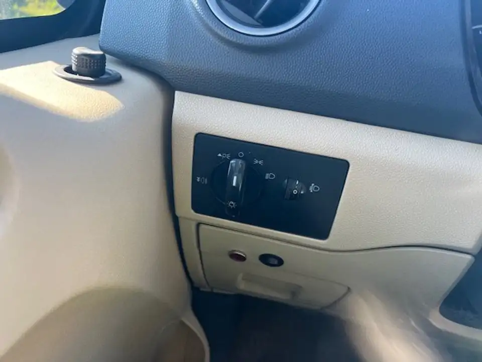 Ford Tourneo Connect Trend kurz 1,8 TDCi – Bild 8