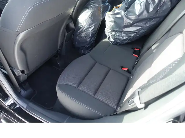 Mercedes-Benz B Class view 9