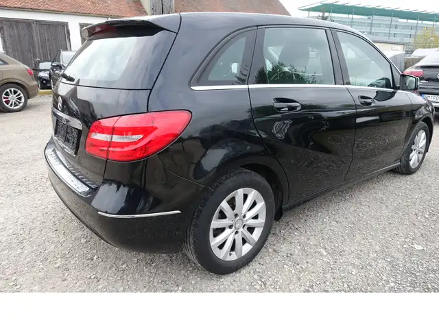 Mercedes-Benz B Class view 4