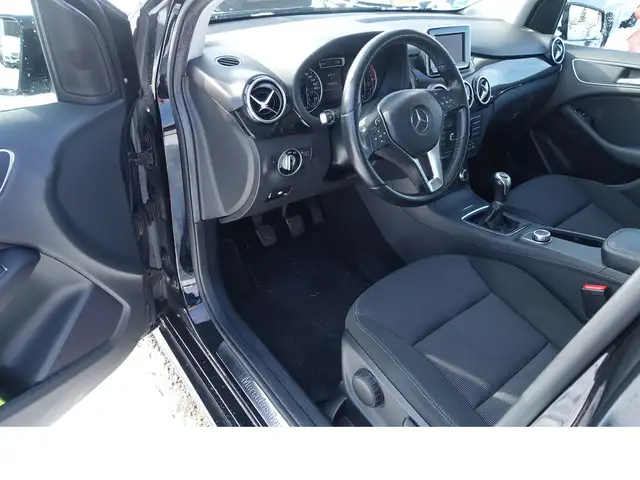 Mercedes-Benz B Class view 7